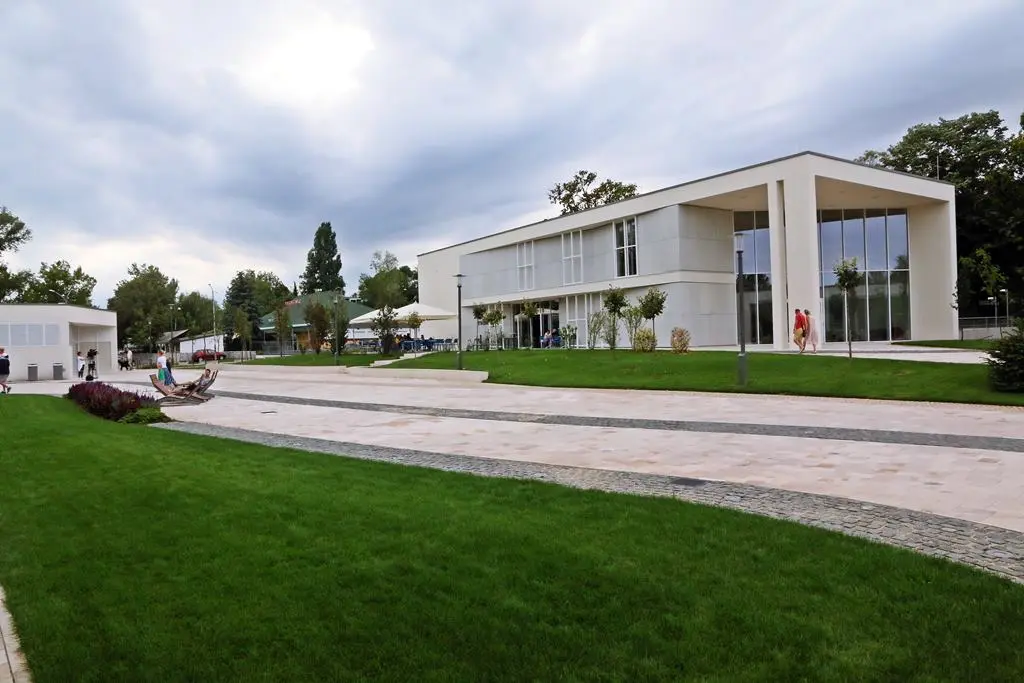 Zákonyi utcai üzletek, Balatonfüred